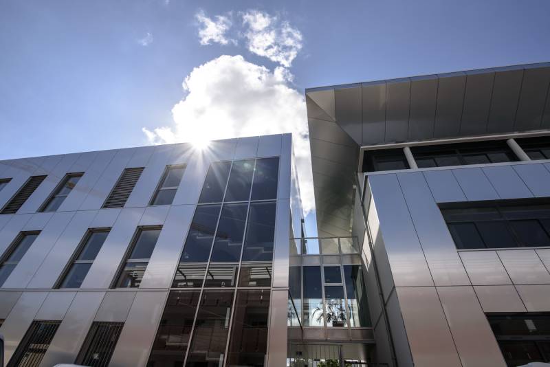 Rénovation de la façade de la cité des entreprises et de la formation à Rodez 