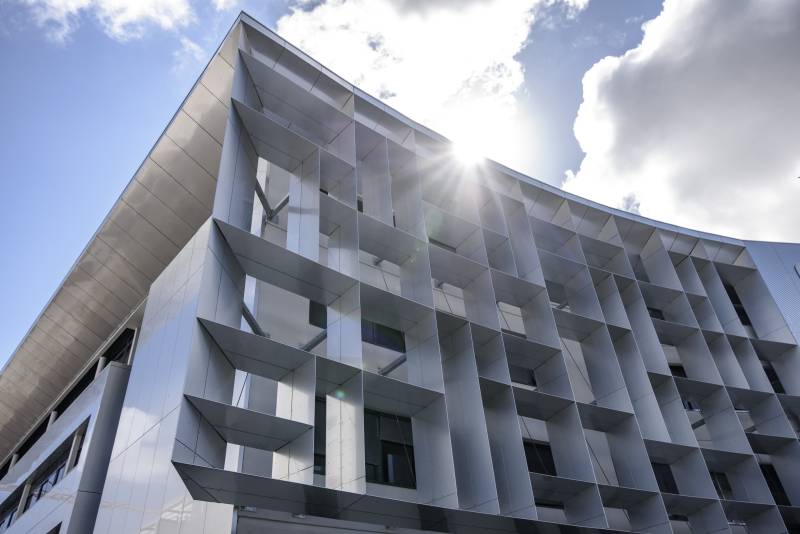 Réalisation de la facade de la CCI Aveyron à Rodez par Sylvéa 