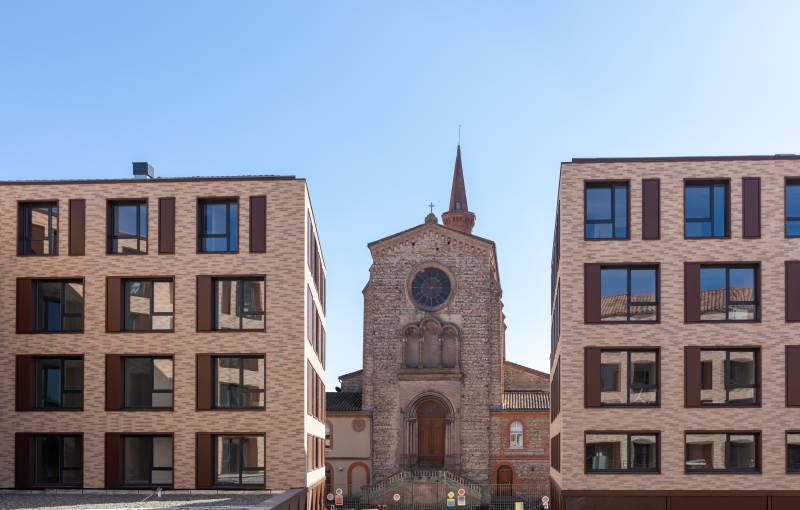 Réalisation de la façade de la cité internationale des chercheurs à Toulouse