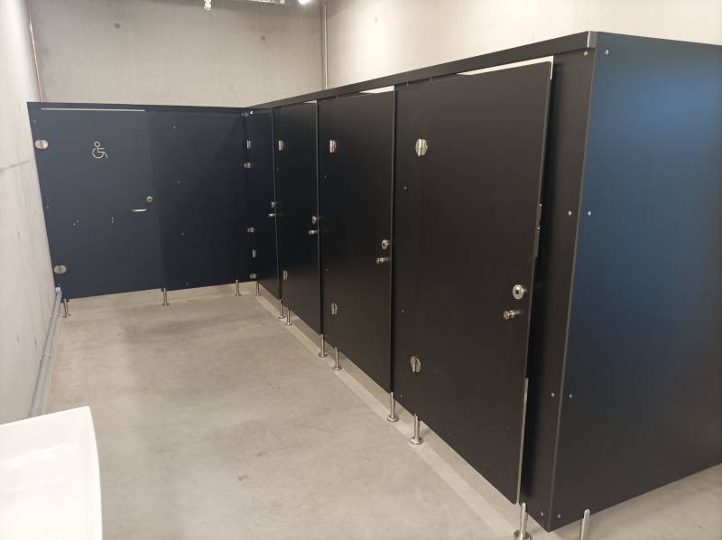 Réalisation de cabines sanitaires en bois à Toulouse pour professionnels 