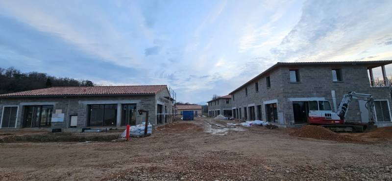 Perspective du chantier : bâtiments en cours de finalisation