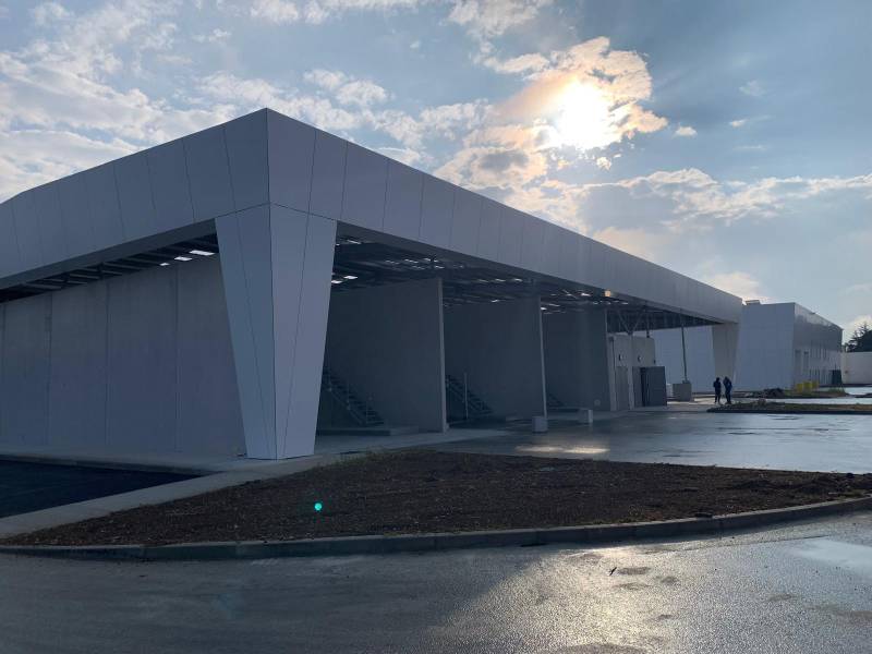 Vue latérale sur l’aire de lavage