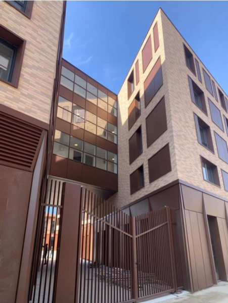 Pose du bardage pour la Cité Internationale des chercheurs à Toulouse