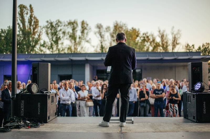  Gabriel Bellounat face aux invités pour un discours inspirant